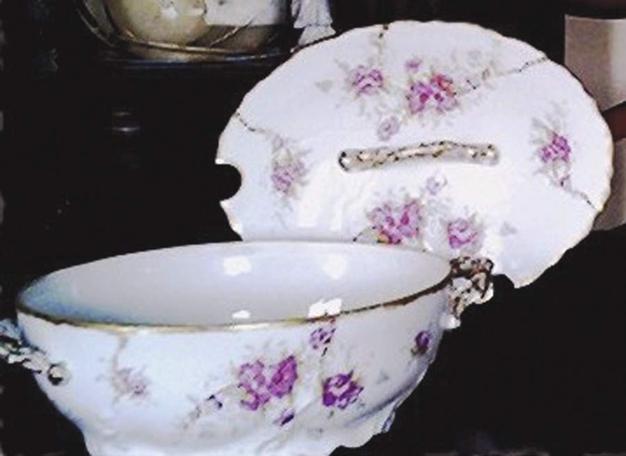 VUF2 Tureen &  Lid by Vultury Freres-1