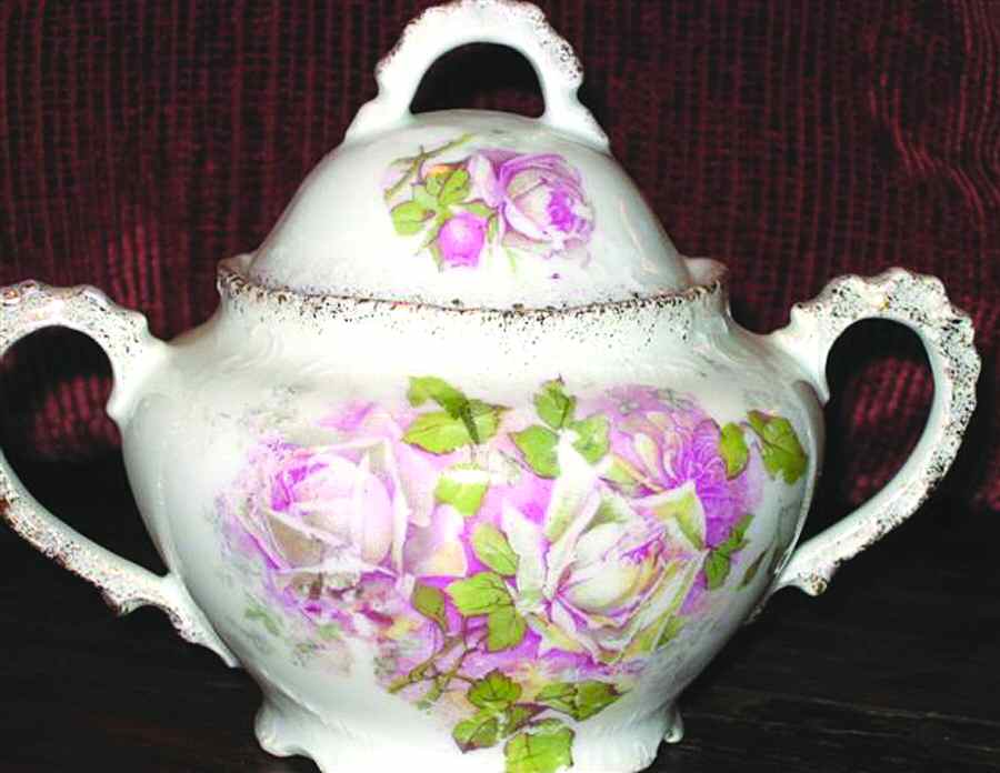 303 Sugar Bowl & Lid by Victoria (Austria)-1