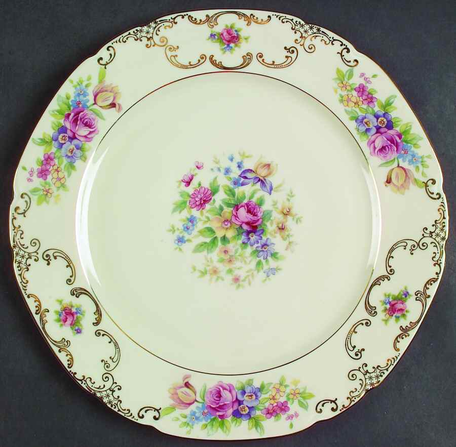 VIT261 Dinner Plate by Victoria (Czech)-1