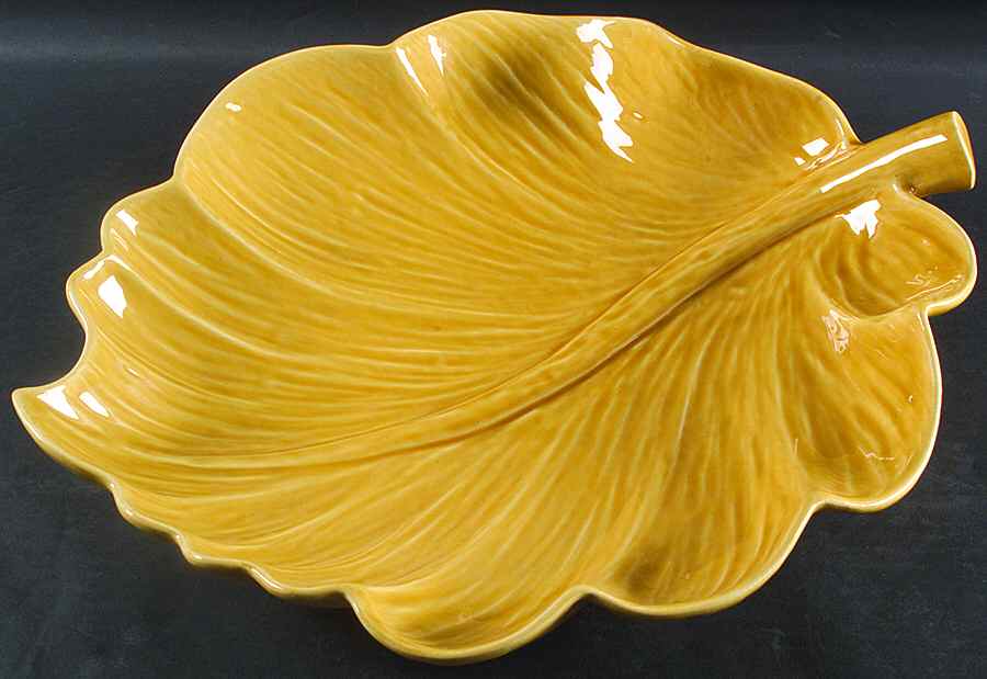 Leaves Collection 17" Chop Plate (Round Platter) by Vietri (Italy)-1