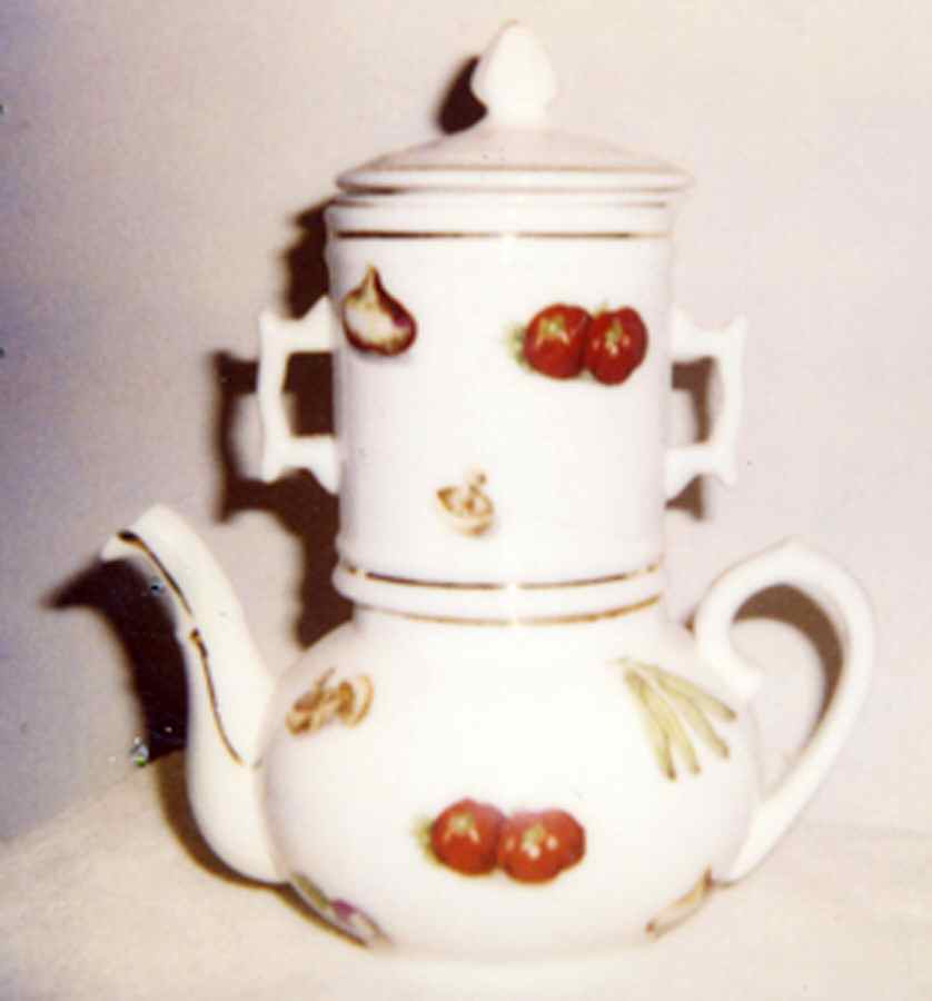 VEO2 4 Piece Coffee Biggin, Pot, Drip & Lid by Veritable Porcelaine-1