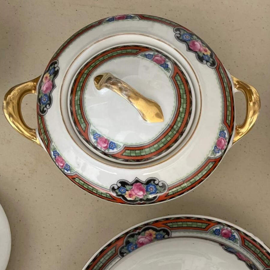 VIT276 Sugar Bowl & Lid by Victoria (Czech)-1
