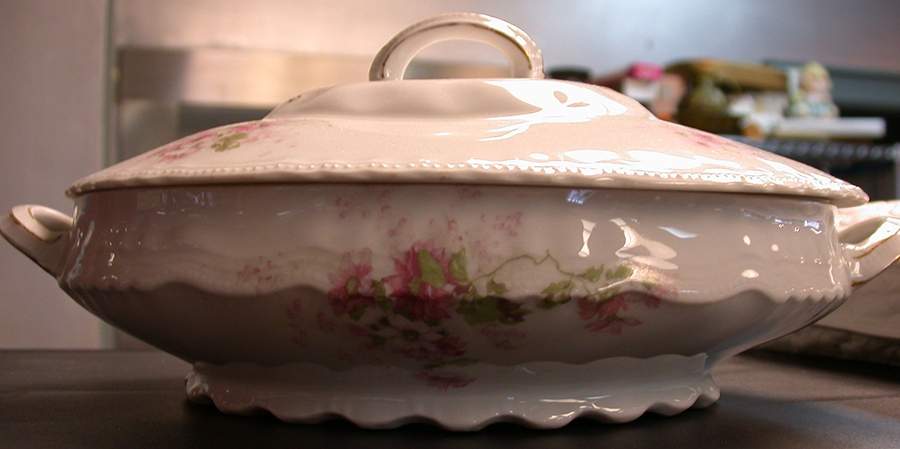 VTO121 Oval Covered Vegetable by Victoria (Austria)-1