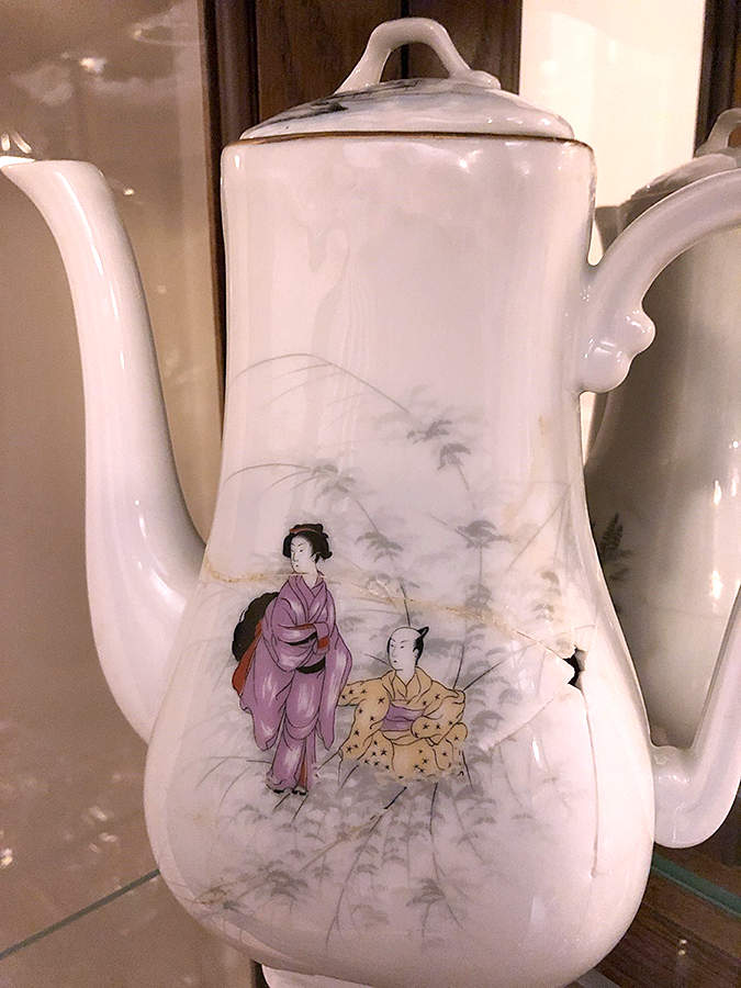 VIA62 Coffee Pot & Lid by Vista Alegre-1