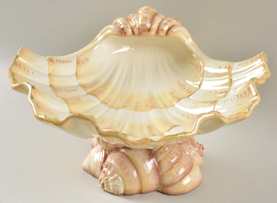 Triton Collection Shell Shaped Bowl by Vietri (Italy)-1