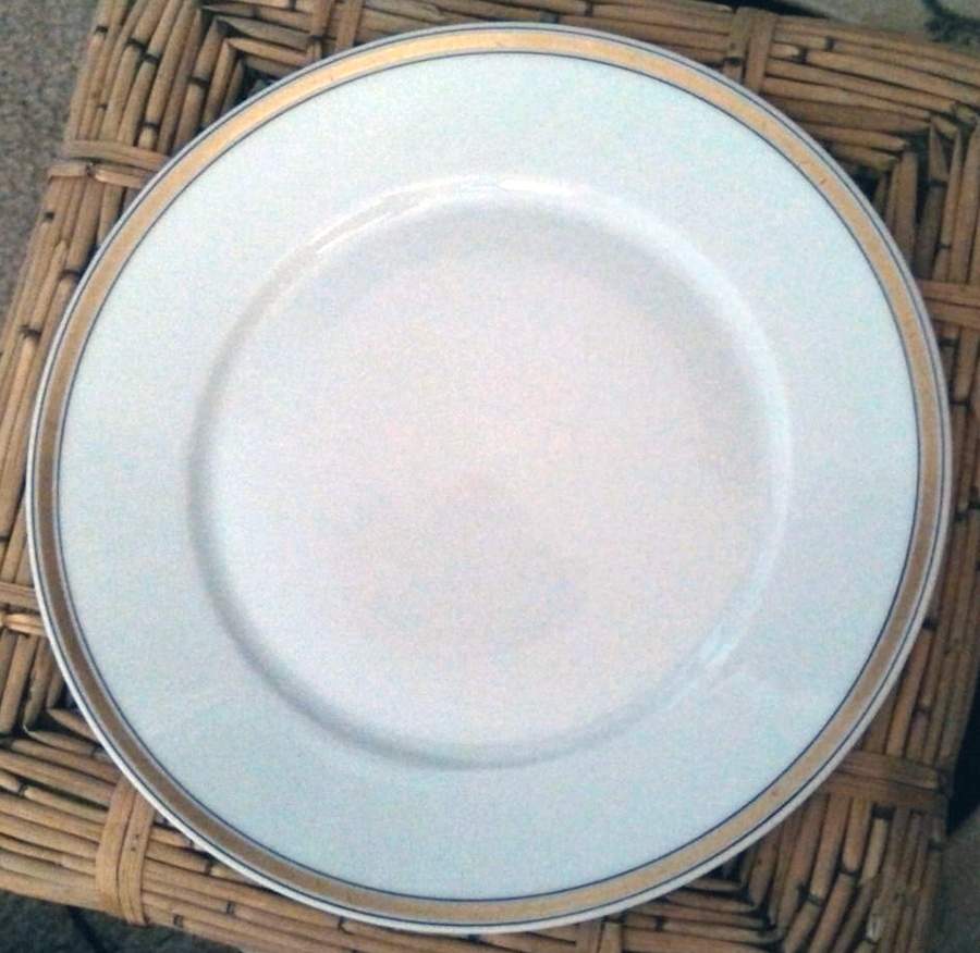 VTO134 Dinner Plate by Victoria (Austria)-1