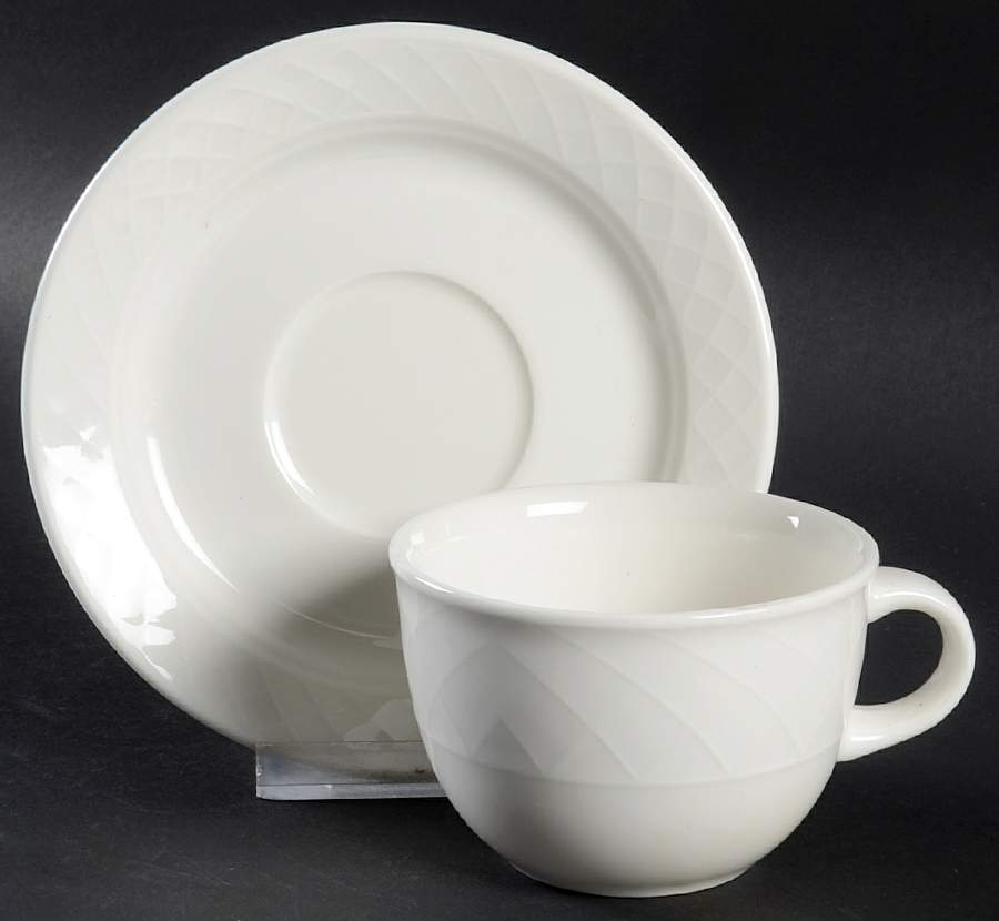 Bella Flat Cup & Saucer Set by Villeroy & Boch-1