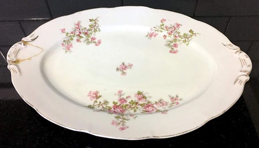 VTO138 12" Oval Serving Platter by Victoria (Austria)-1