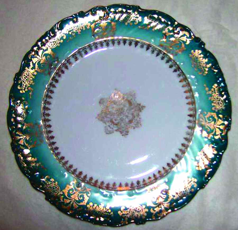 VTO141 Dinner Plate by Victoria (Austria)-1