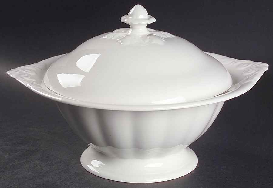 Country Heritage Round Covered Vegetable by Villeroy & Boch-1