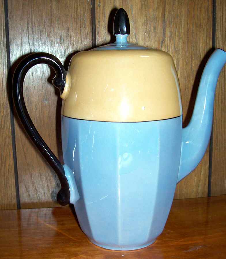 VIT306 Coffee Pot & Lid by Victoria (Czech)-1