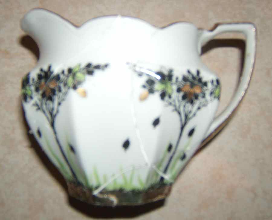 VIT309 Creamer by Victoria (Czech)-1