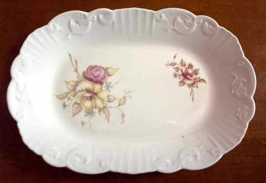 VIA81 12" Oval Serving Platter by Vista Alegre-1