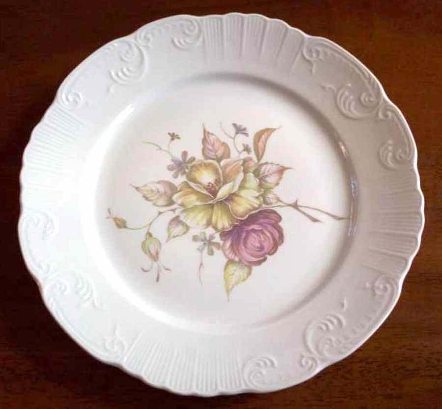 VIA81 Dinner Plate by Vista Alegre-1