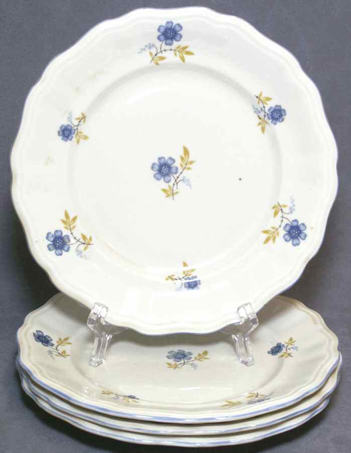 VIT316 Dinner Plate by Victoria (Czech)-1