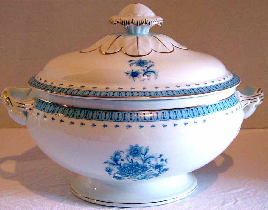VIA88 Round Covered Vegetable by Vista Alegre-1