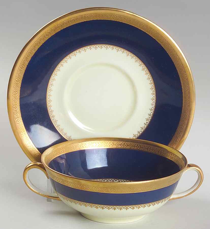 VIT325 Flat Cream Soup Bowl & Saucer Set by Victoria (Czech)-1