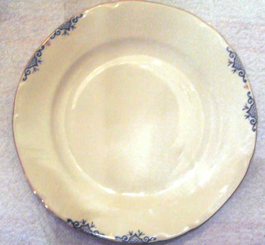 VIT326 Luncheon Plate by Victoria (Czech)-1