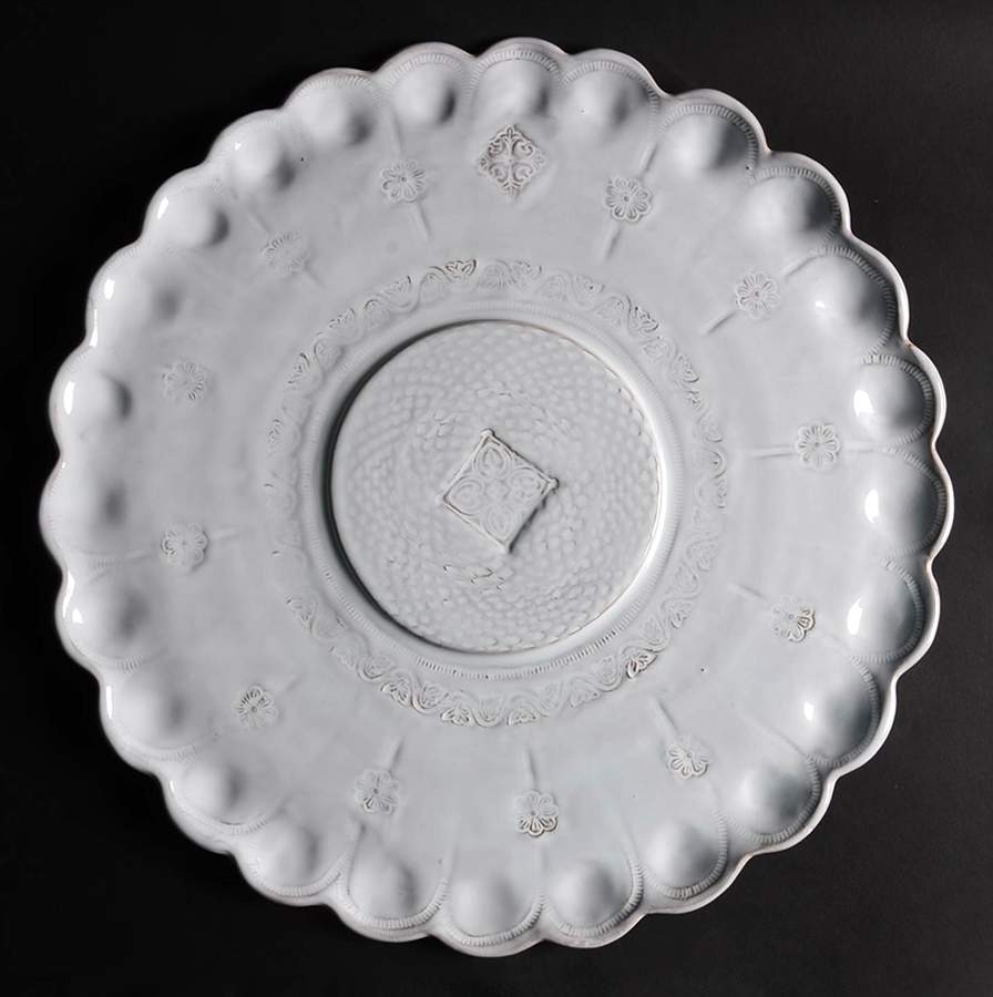 Bellezza White 16" Chop Plate (Round Platter) by Vietri (Italy)-1