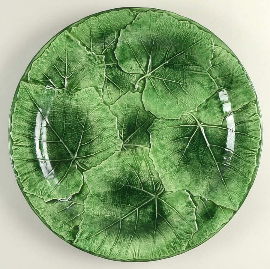 Foglia Fresca 15" Sculpted Round Platter by Vietri (Italy)-1