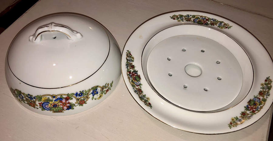 VIT329 Round Covered Butter with Strainer by Victoria (Czech)-1