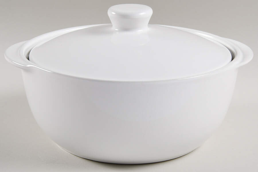 Vivo White 2 Qt Round Covered Casserole by Villeroy & Boch-1
