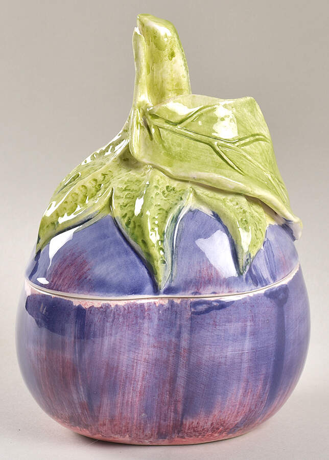 VIE75 Sculpted Box & Lid by Vietri (Italy)-1