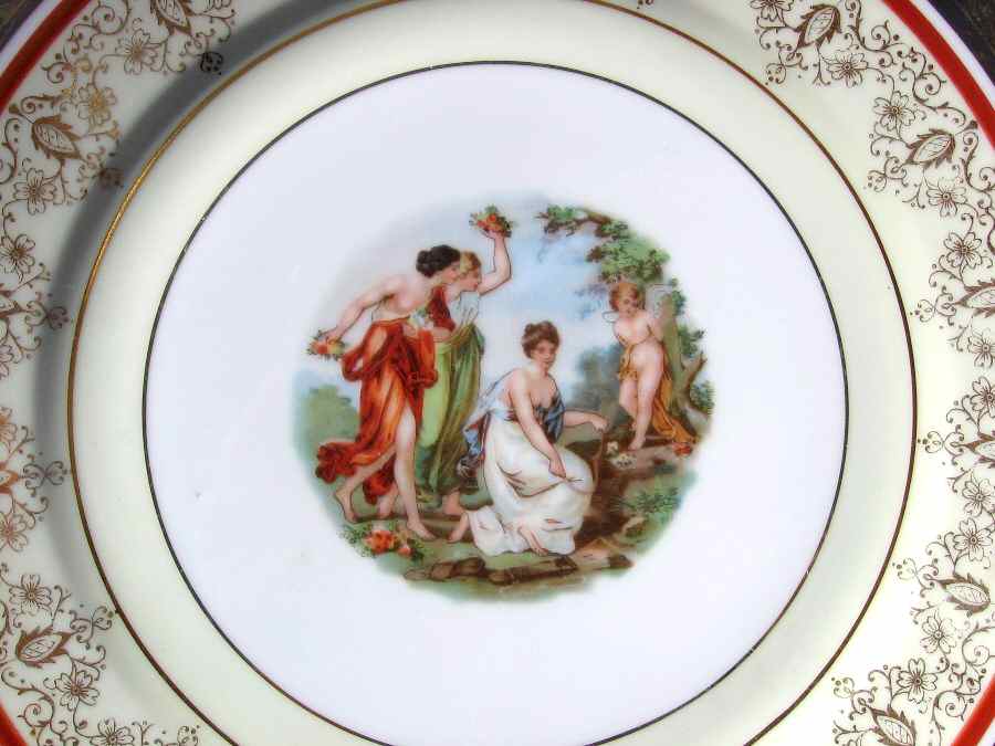 VIT332 Dinner Plate by Victoria (Czech)-1