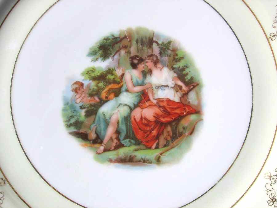 VIT332 Dinner Plate by Victoria (Czech)-1