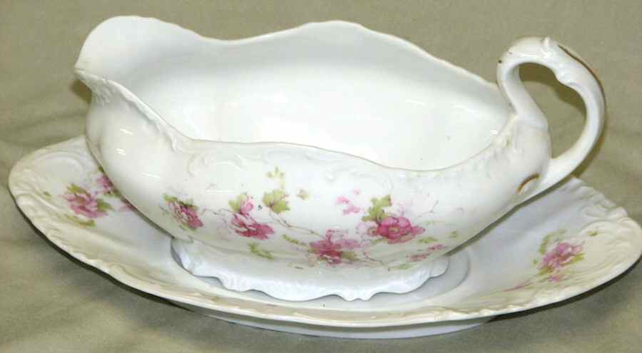 VNN64 Gravy Boat & Underplate by Vienna-1