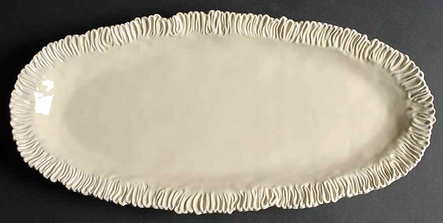 Latteria Vanilla 18" Oval Serving Platter by Vietri (Italy)-1