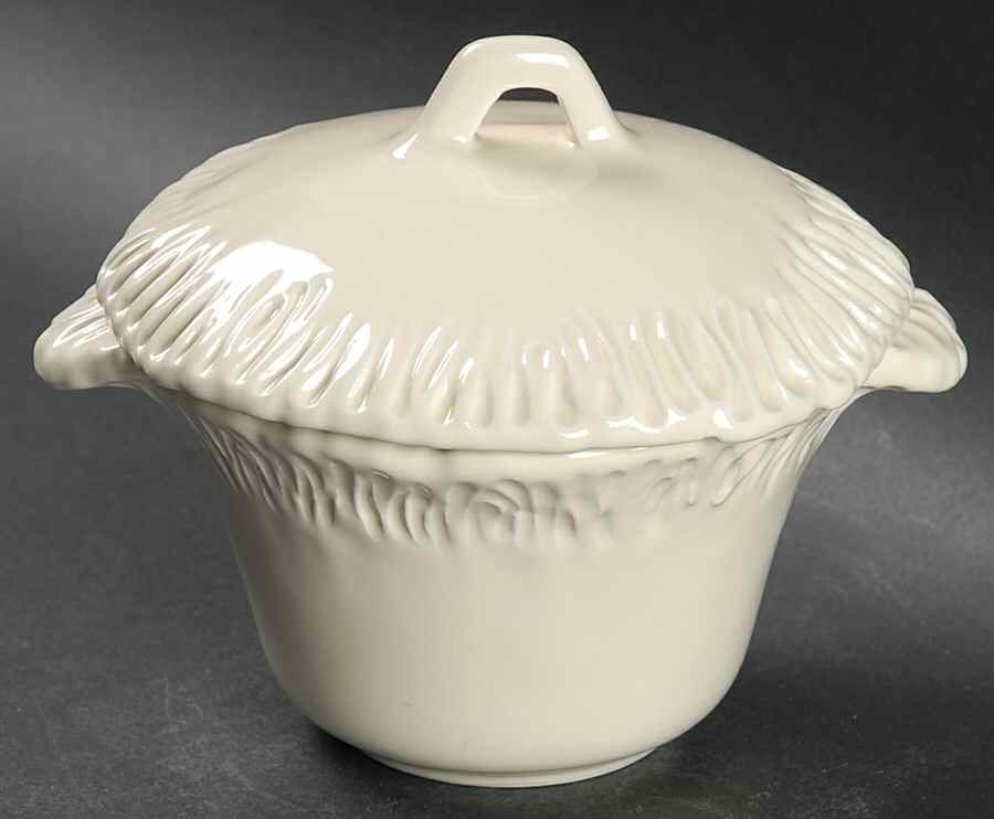 Latteria Vanilla Sugar Bowl & Lid by Vietri (Italy)-1