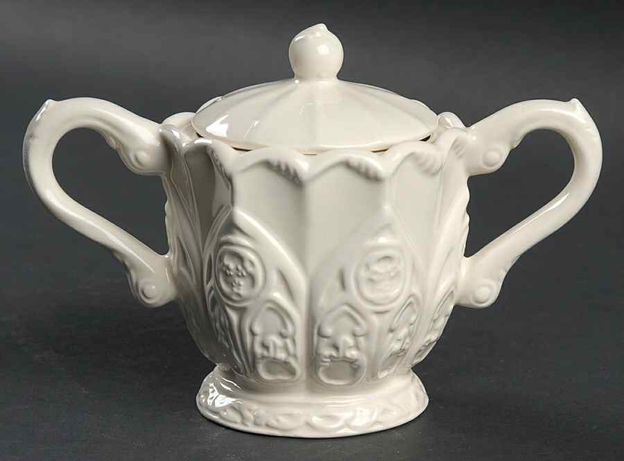 VIX3 Sugar Bowl & Lid by Victoria and Albert Museum-1