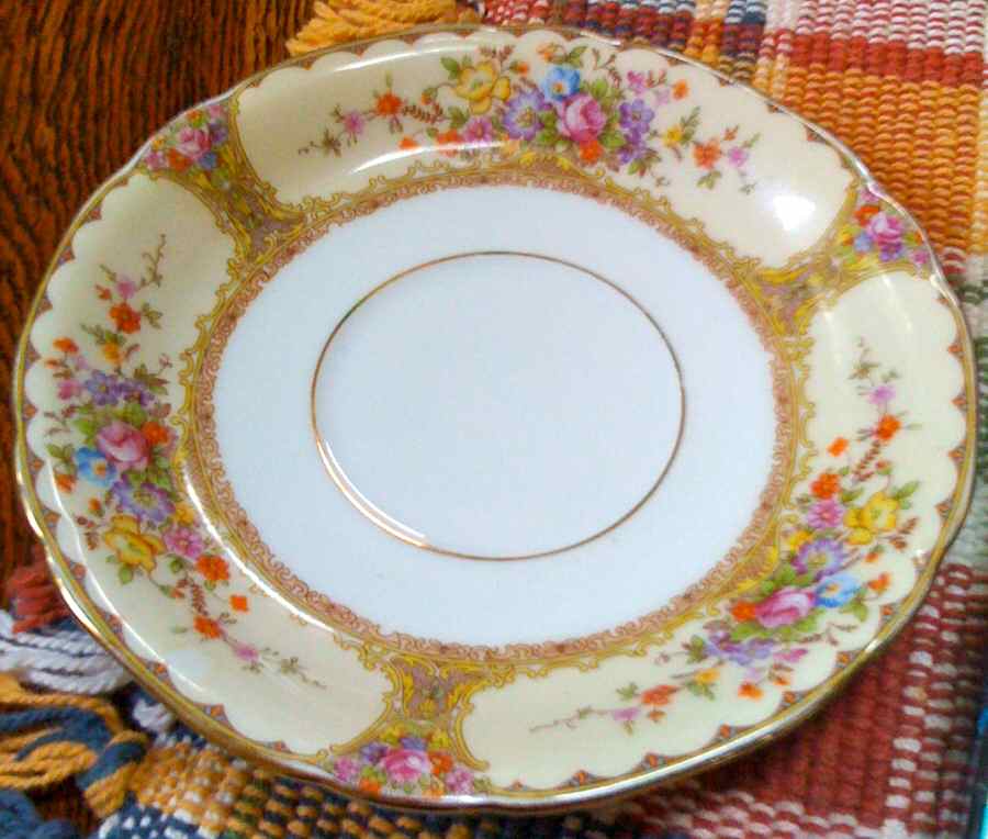 816 Saucer by Victoria (Czech)-1