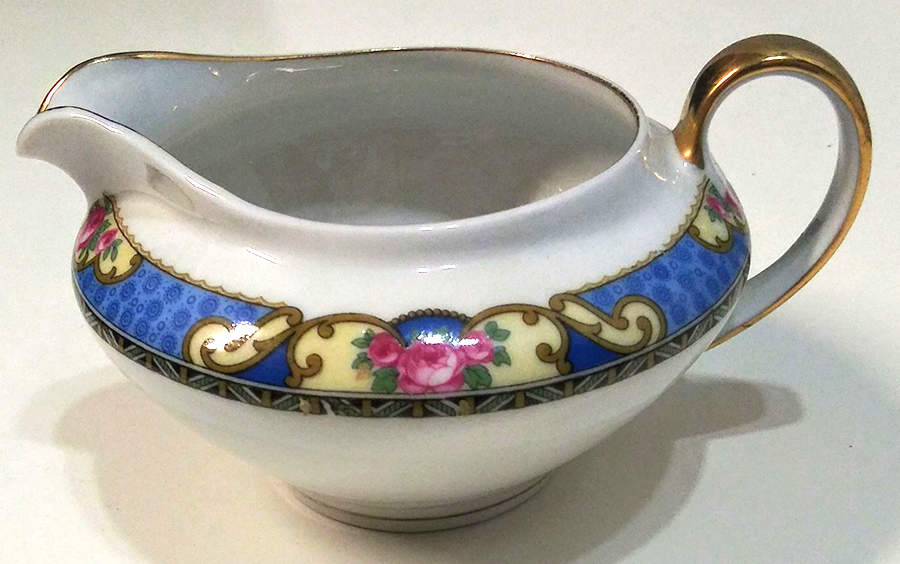 VIT346 Creamer by Victoria (Czech)-1