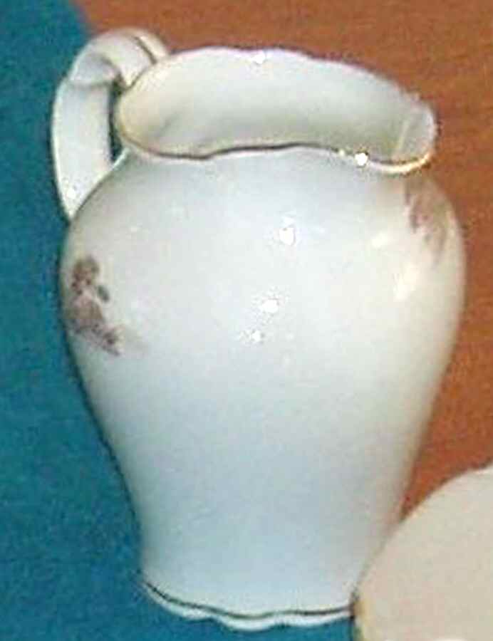 VIT347 Creamer by Victoria (Czech)-1