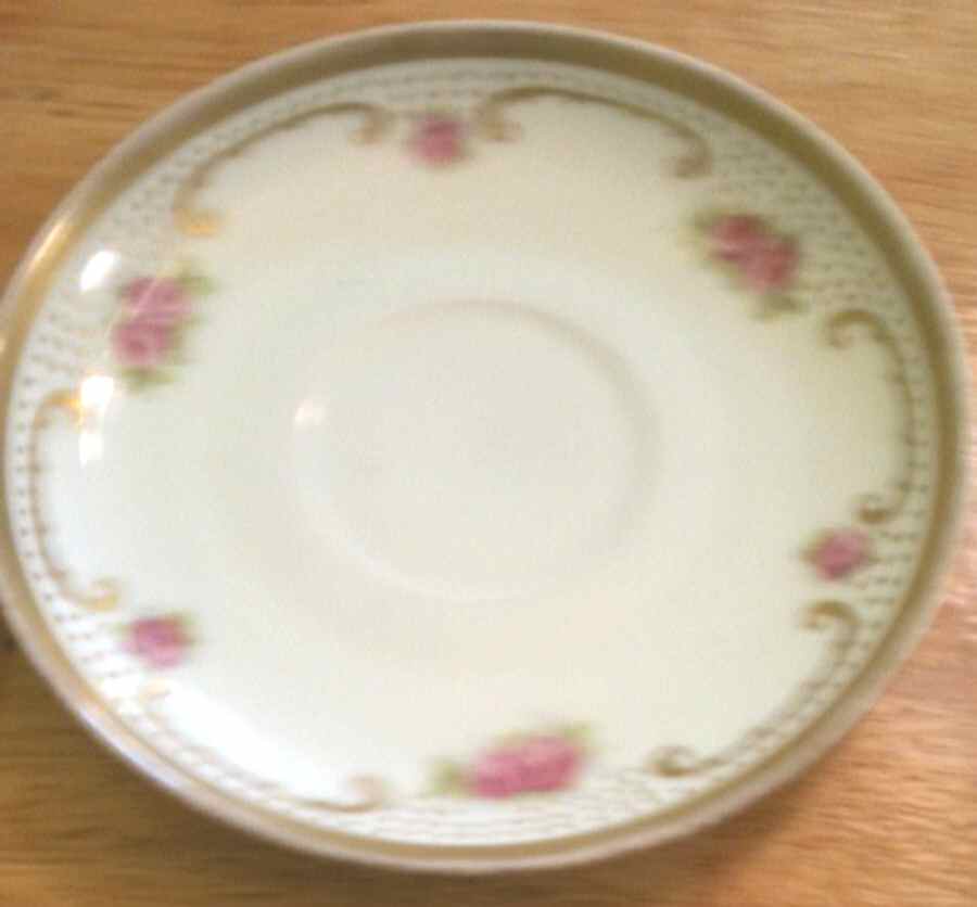VTO186 Saucer by Victoria (Austria)-1