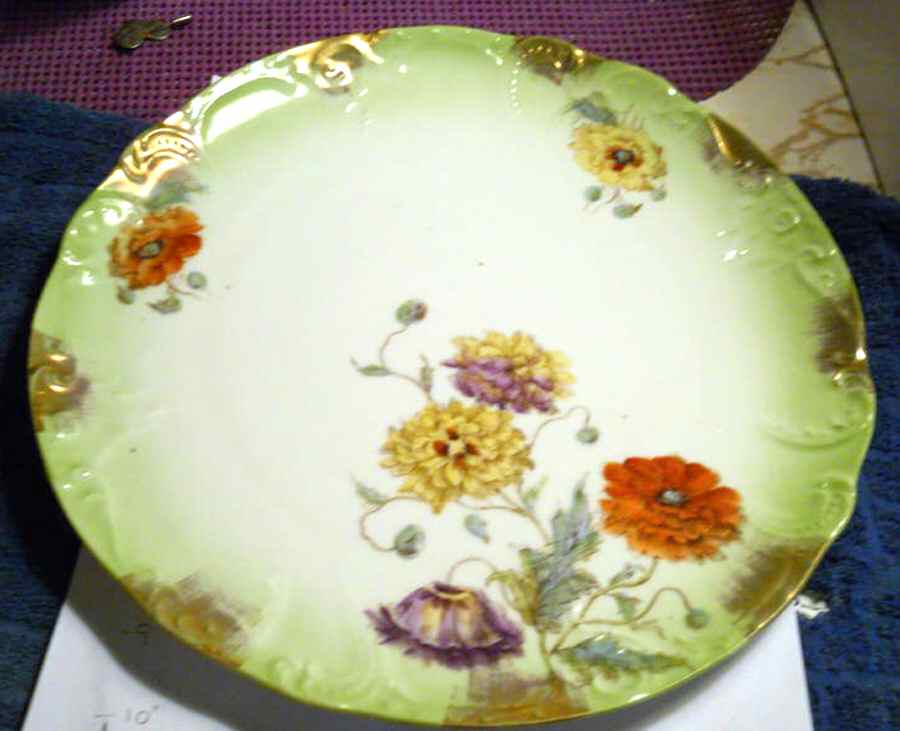 VTO191 Dinner Plate by Victoria (Austria)-1