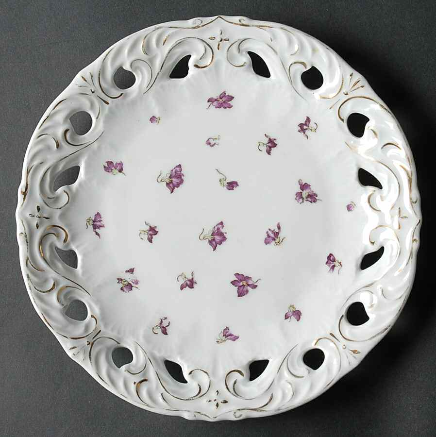 VTO192 Luncheon Plate by Victoria (Austria)-1