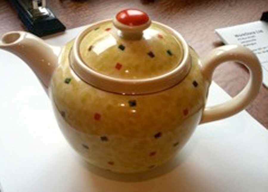 Irene Teapot & Lid by Villeroy & Boch-1