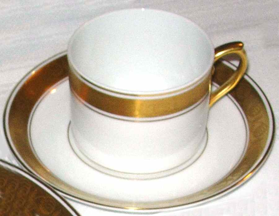 VIA108 Flat Cup & Saucer Set by Vista Alegre-1