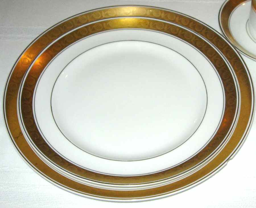 VIA108 Dinner Plate by Vista Alegre-1