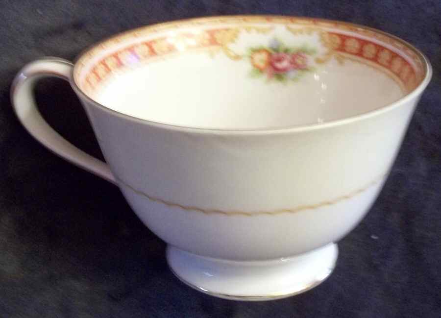 VIO3 Footed Cup by Violet-1