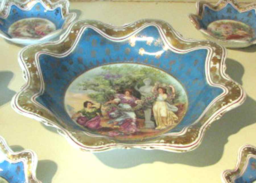 VTO196 Large Salad Serving Bowl by Victoria (Austria)-1