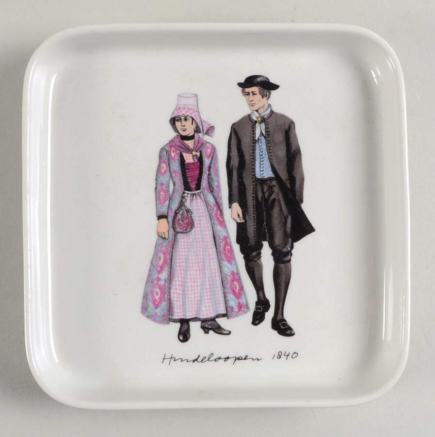 VIL227 5" Square Tray by Villeroy & Boch-1