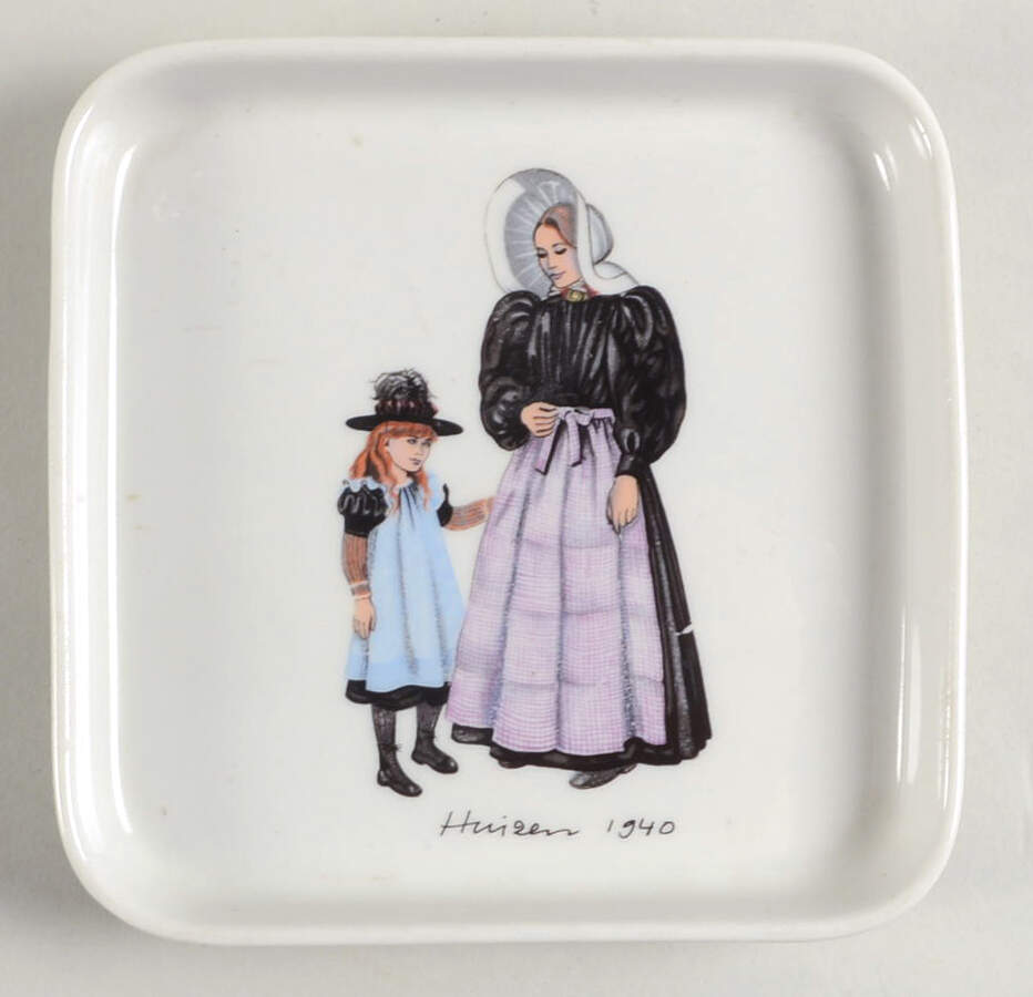 VIL227 5" Square Tray by Villeroy & Boch-1
