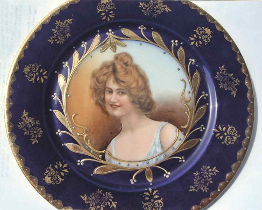 VTO205 Salad Plate by Victoria (Austria)-1