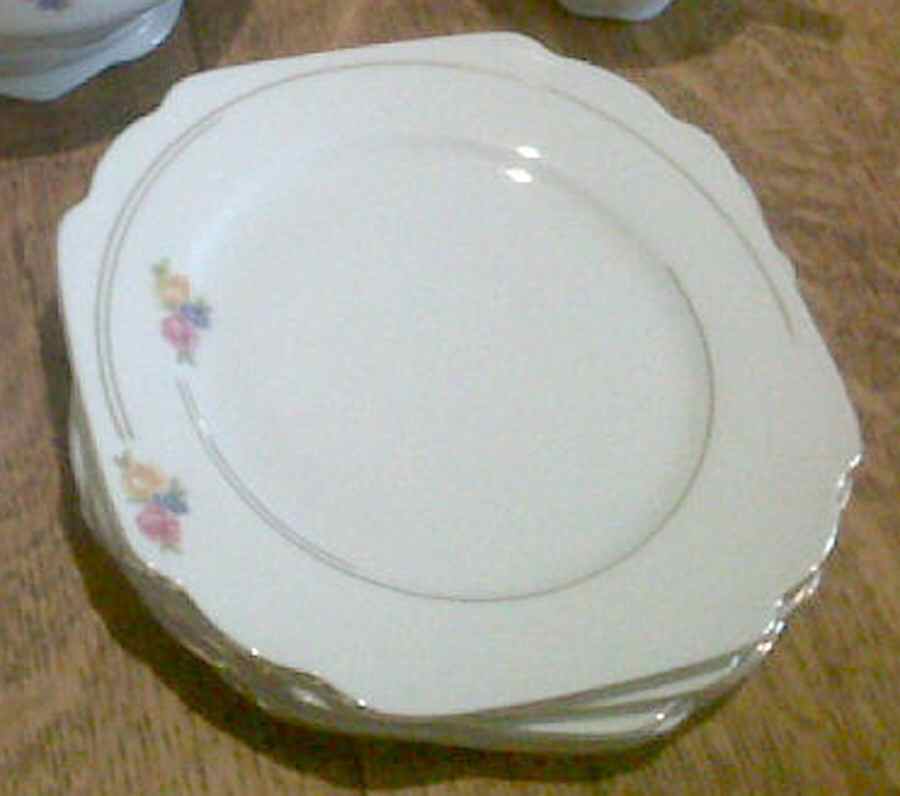 VIT368 Square Salad Plate by Victoria (Czech)-1