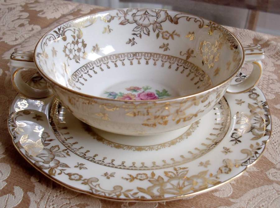 VIT370 Footed Cream Soup Bowl & Saucer Set by Victoria (Czech)-1