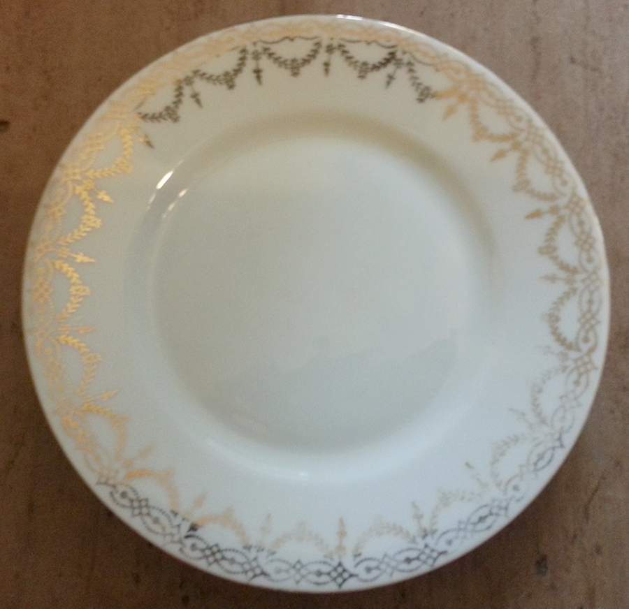 VIT383 Dinner Plate by Victoria (Czech)-1